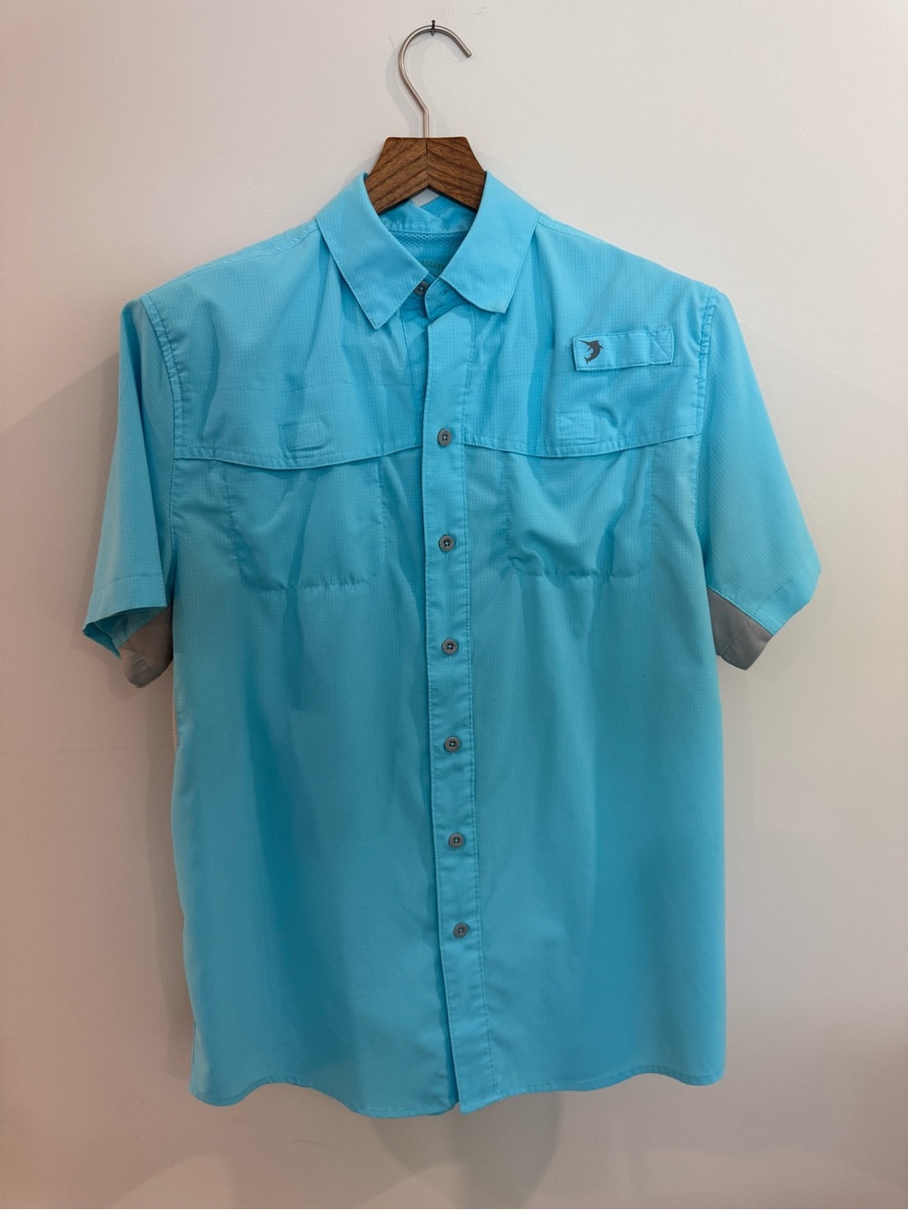 Reel Legend Fishing Shirt – Men’s Small – Aqua Blue Short Sleeve Performance